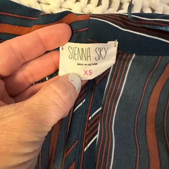 Sienna Sky light weight blazer - Picture 2 of 6